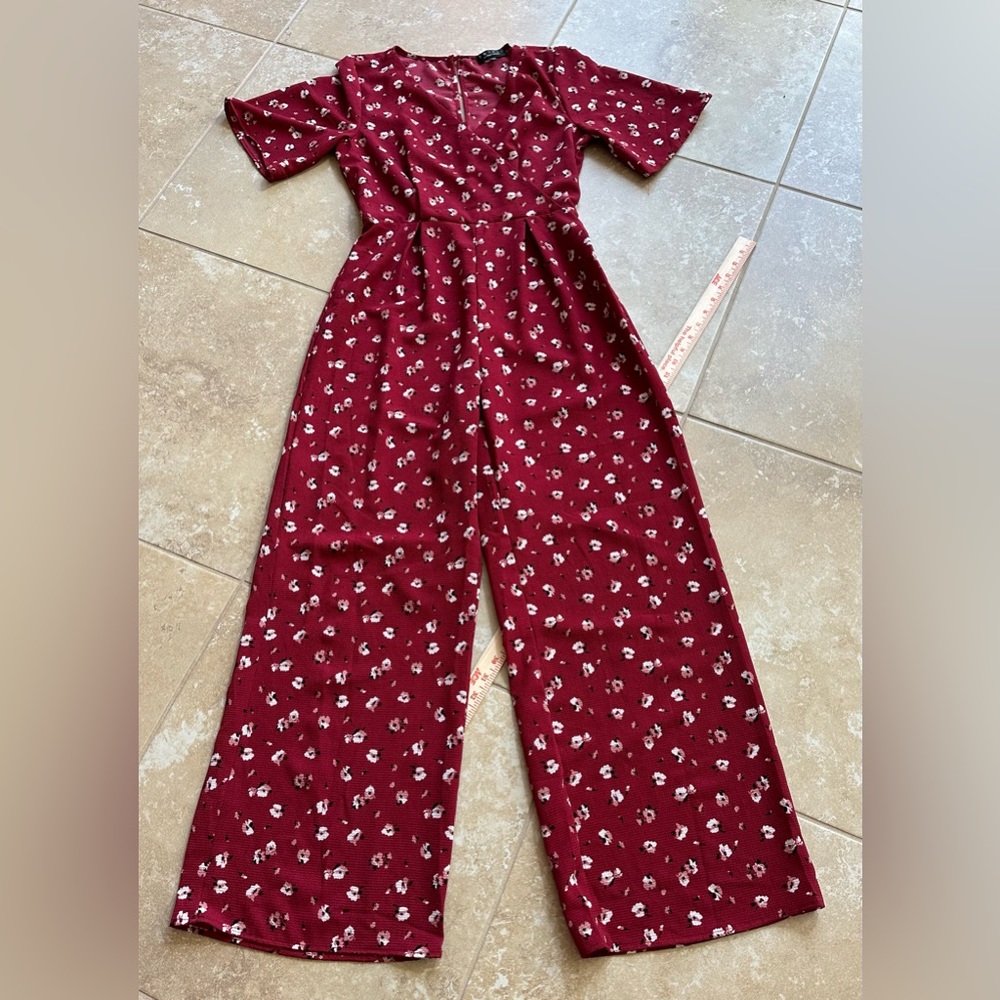 Trixxi Romper Women’s Burgundy Floral Romper Pants Casual Dressy - Sz M